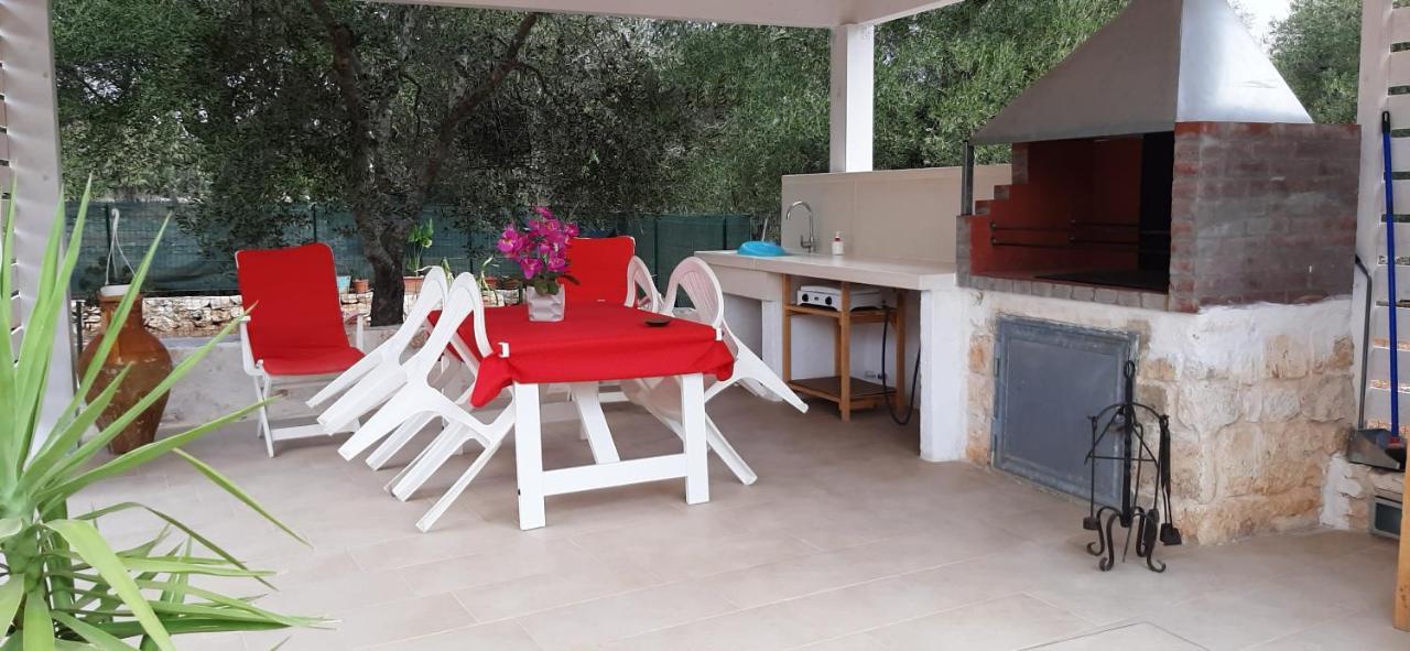 אוסטוני Villa Paradiso מראה חיצוני תמונה